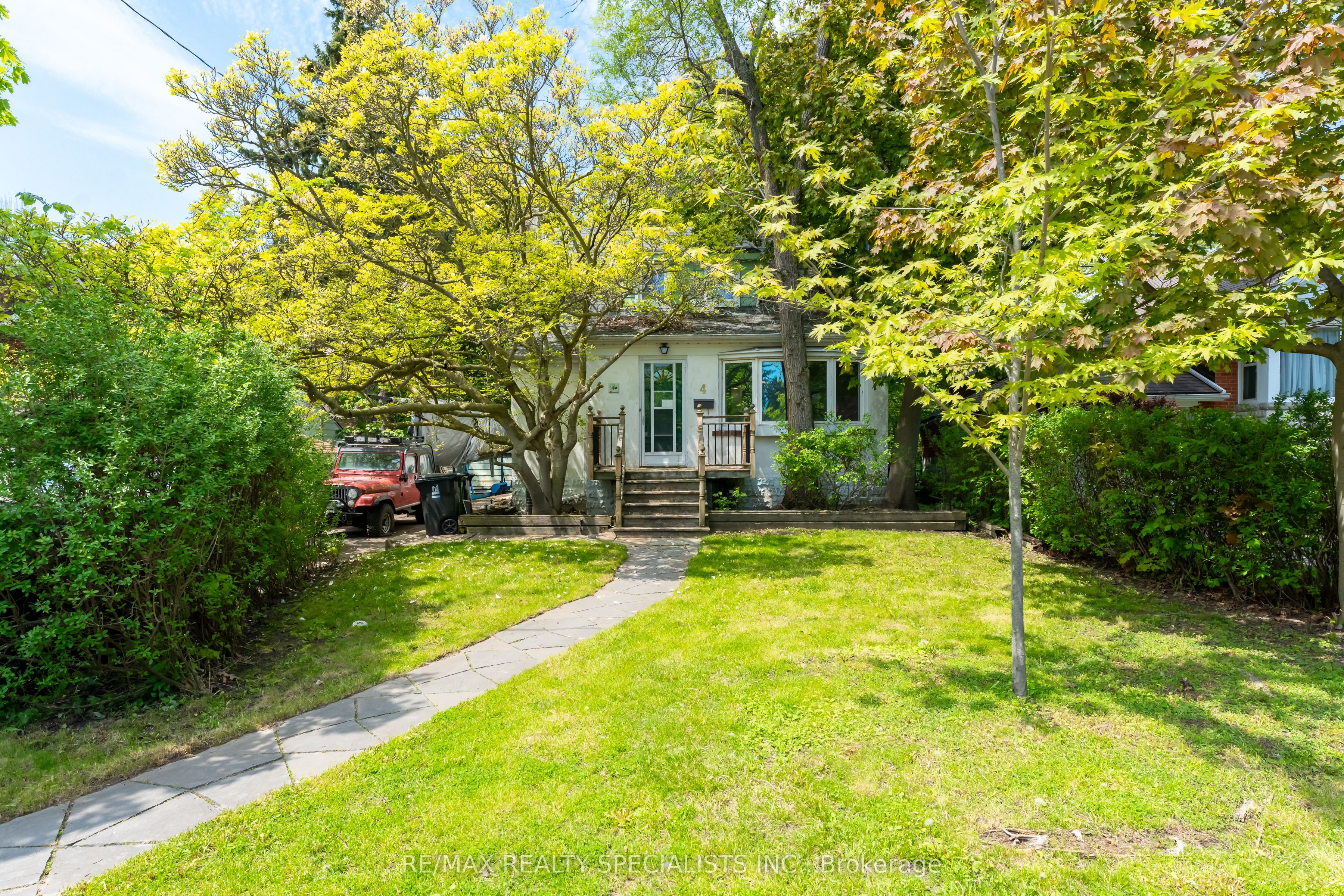 4 Elton Crescent Property Photo 1