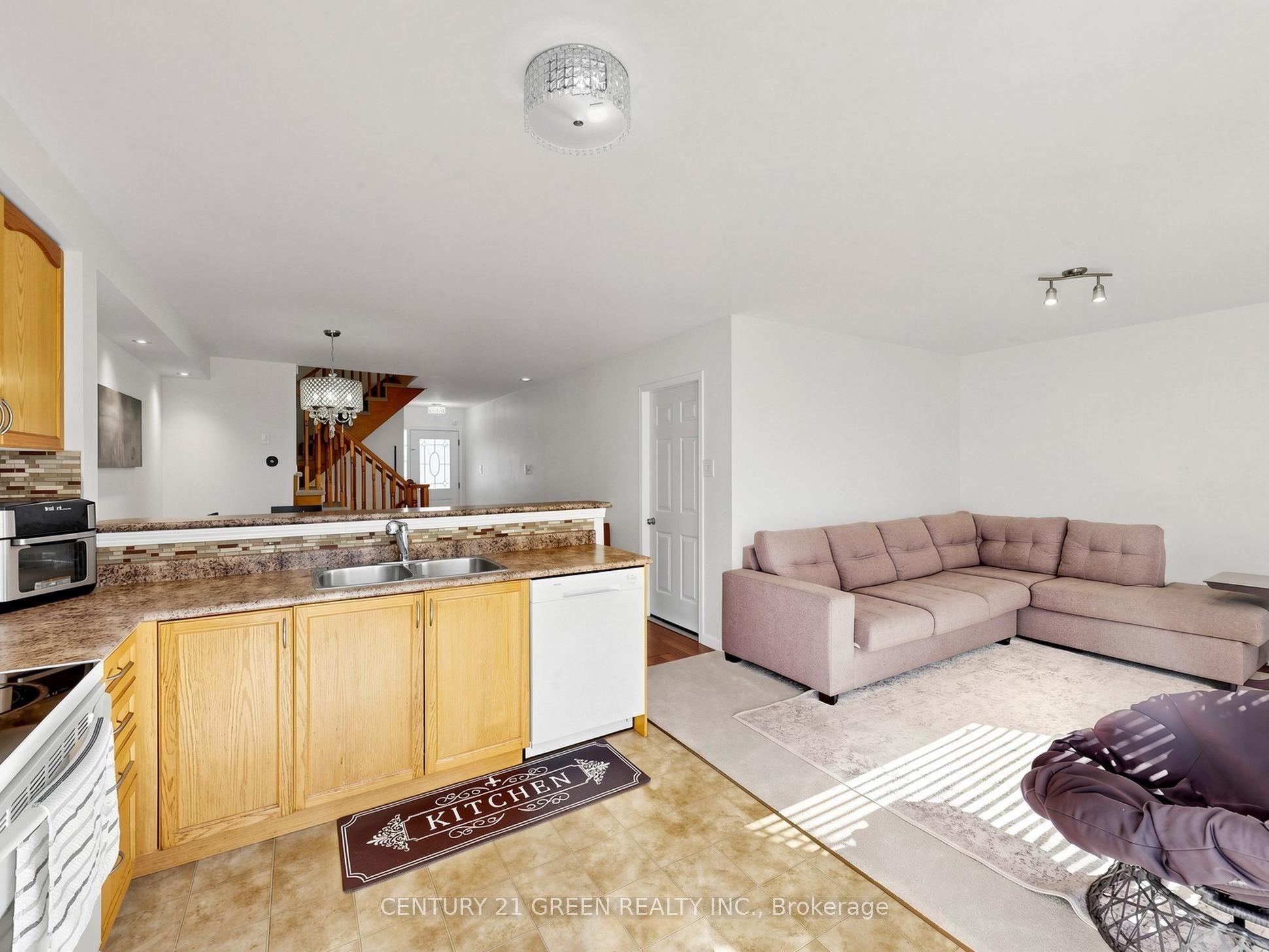 821 Bennett Boulevard Property Photo 8