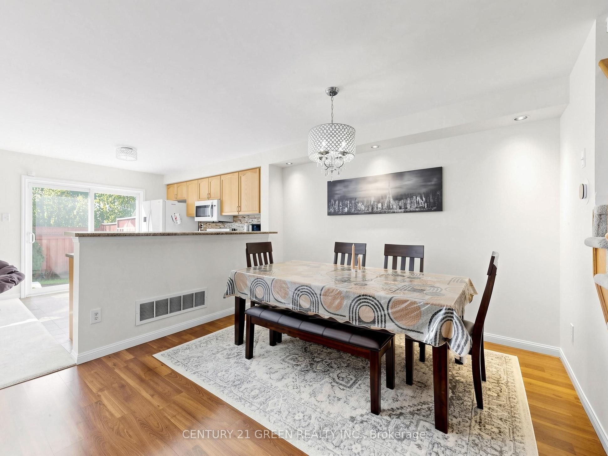 821 Bennett Boulevard Property Photo 10