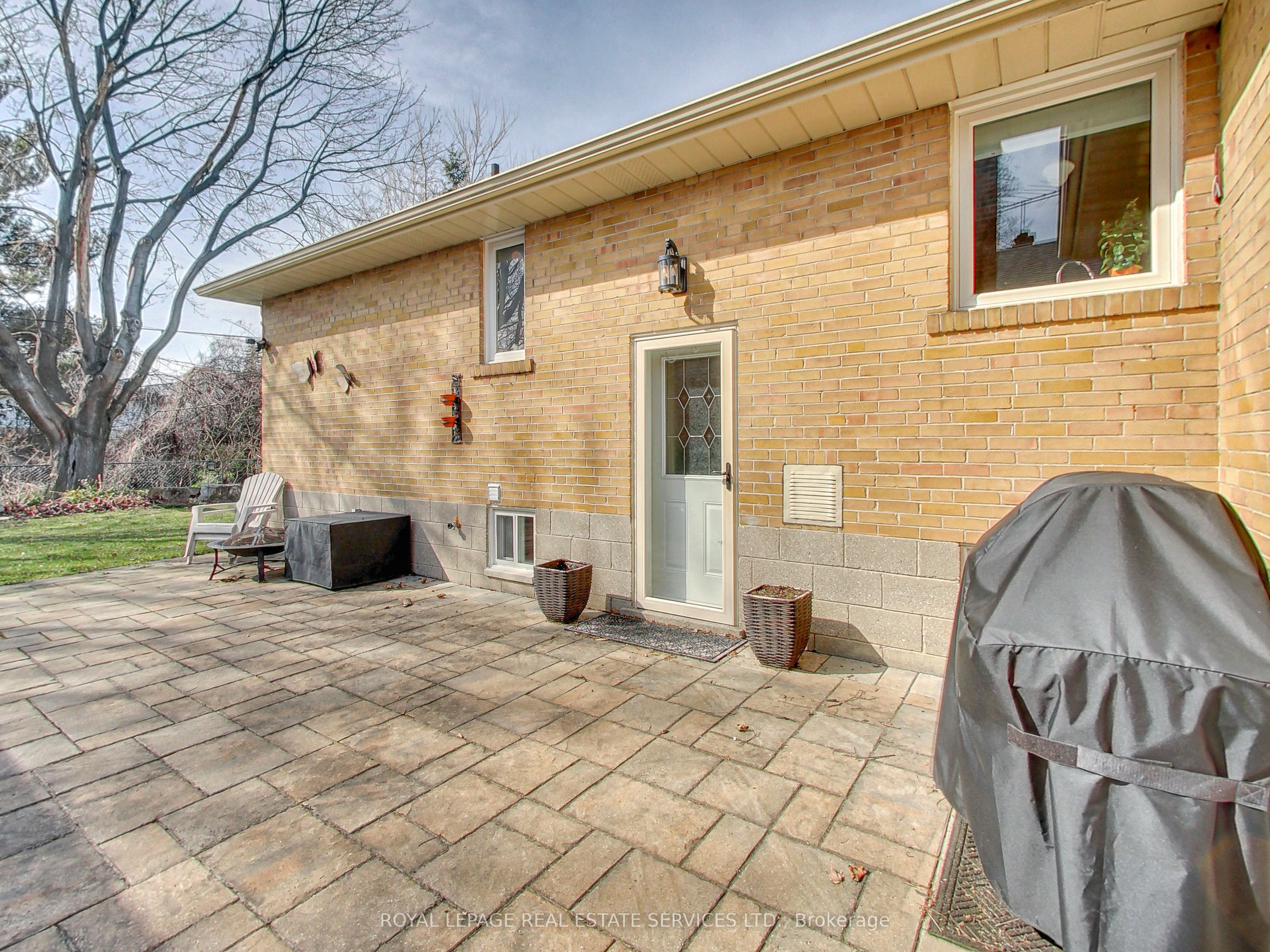 51 Norseman Street Lower Property Photo 3