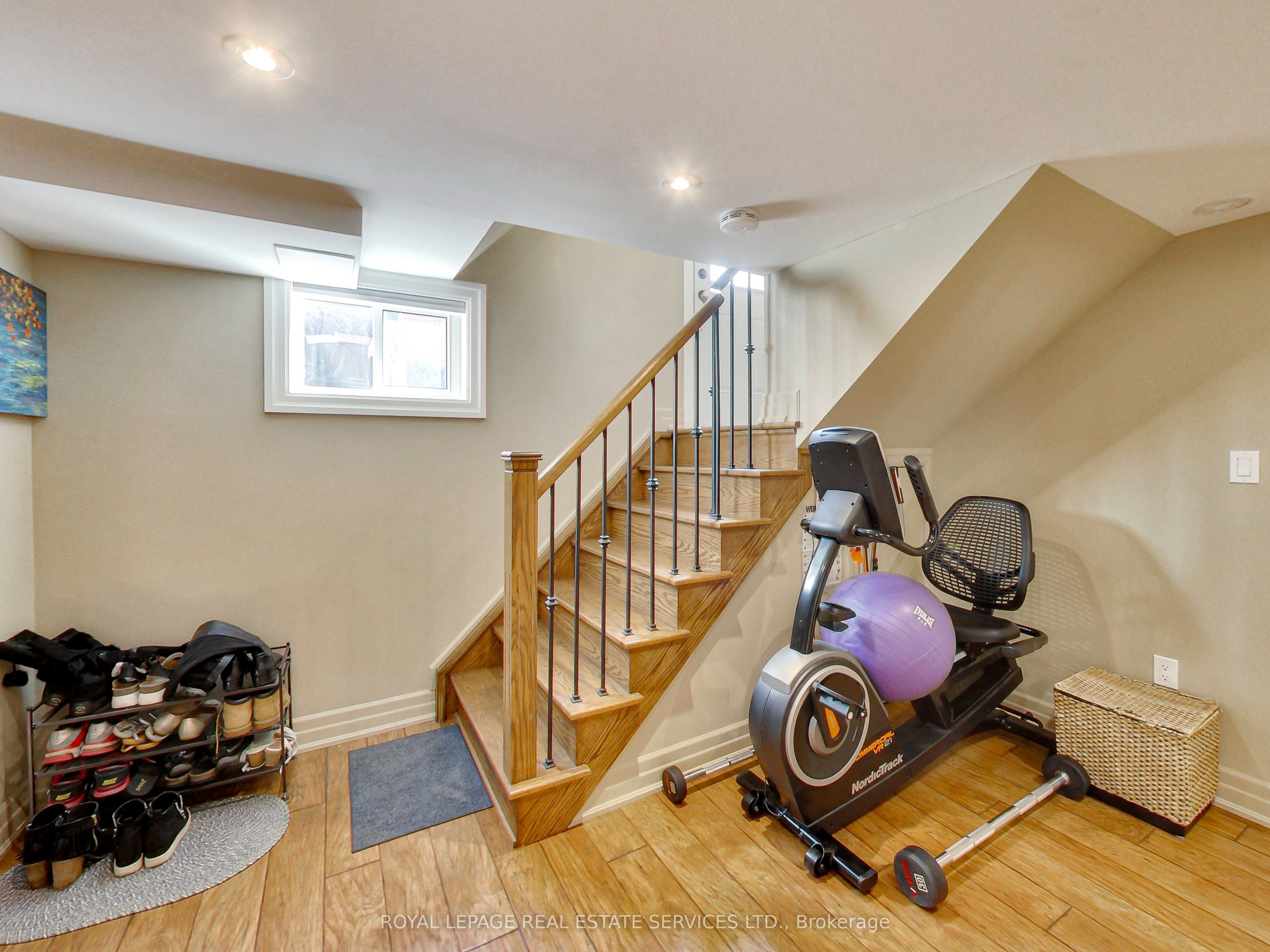 51 Norseman Street Lower Property Photo 6