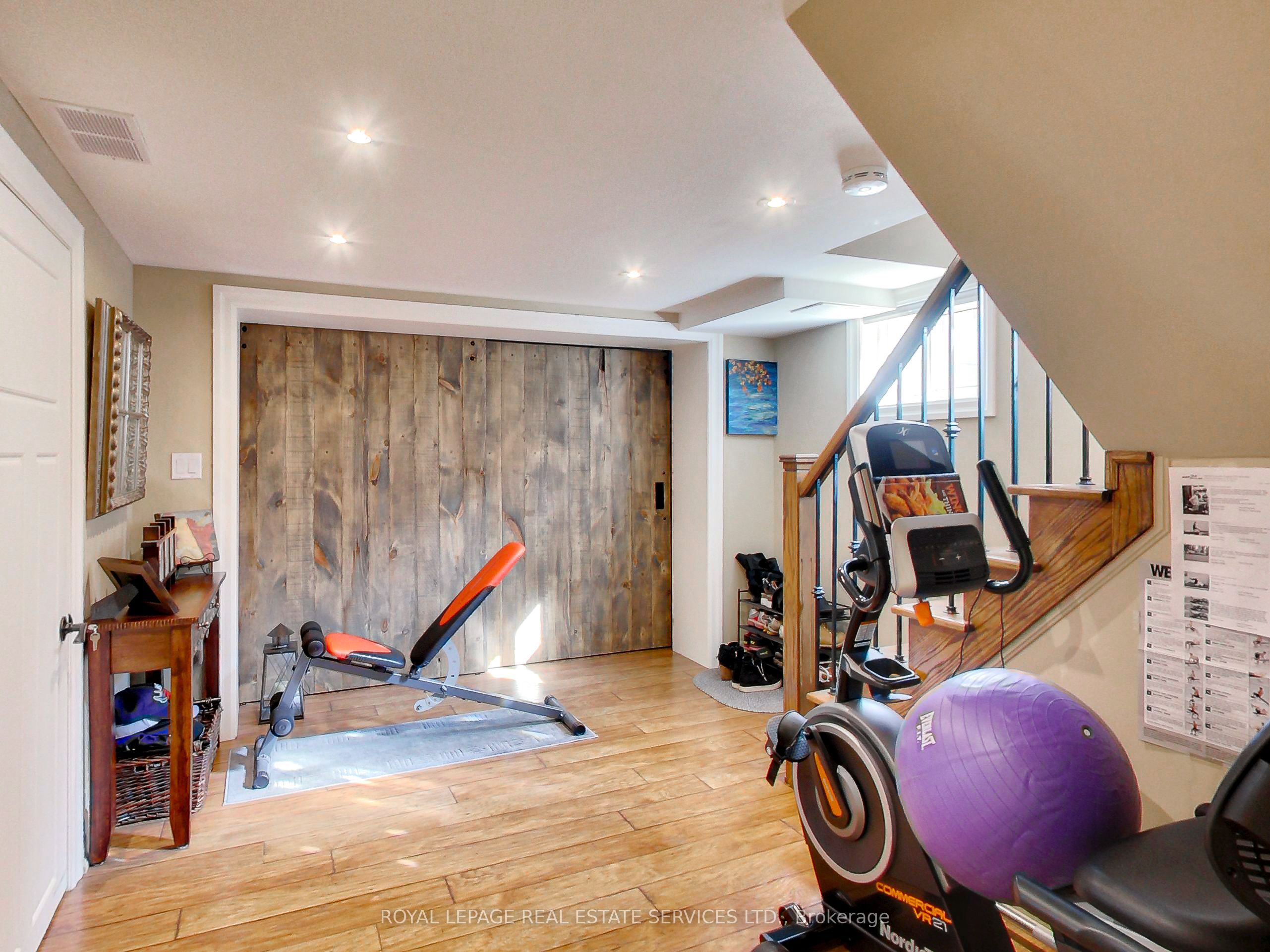 51 Norseman Street Lower Property Photo 7