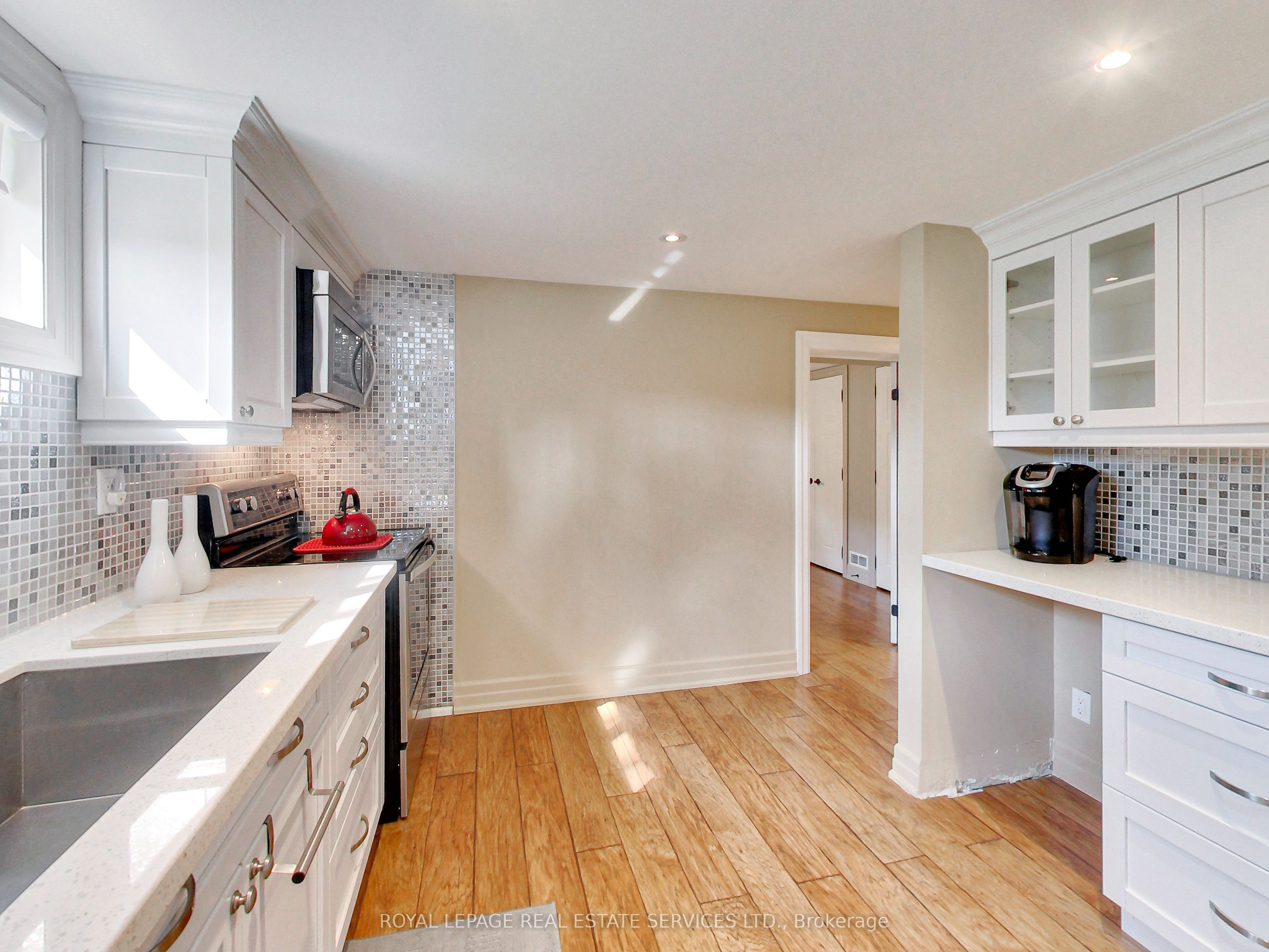 51 Norseman Street Lower Property Photo 10