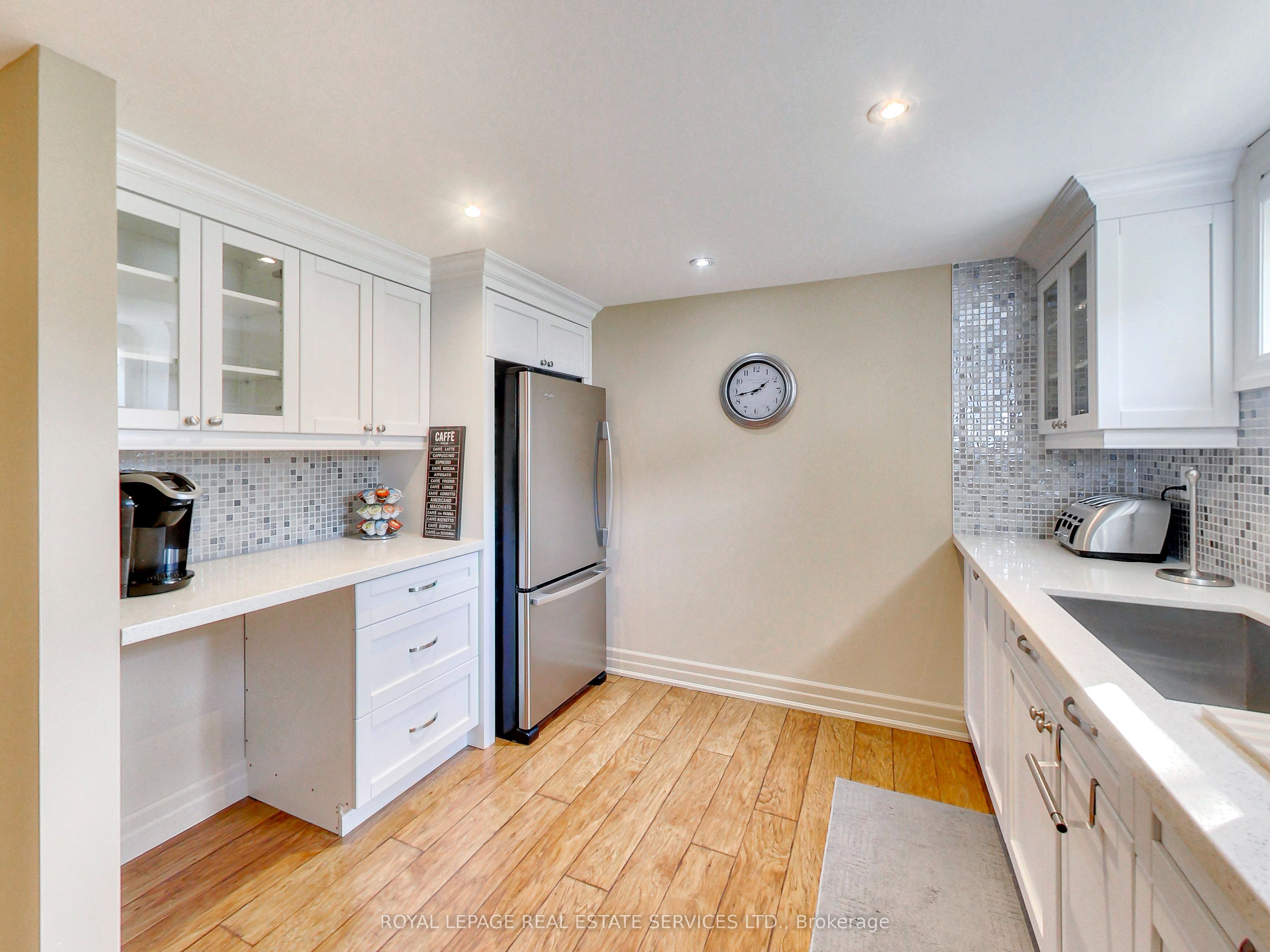 51 Norseman Street Lower Property Photo 11