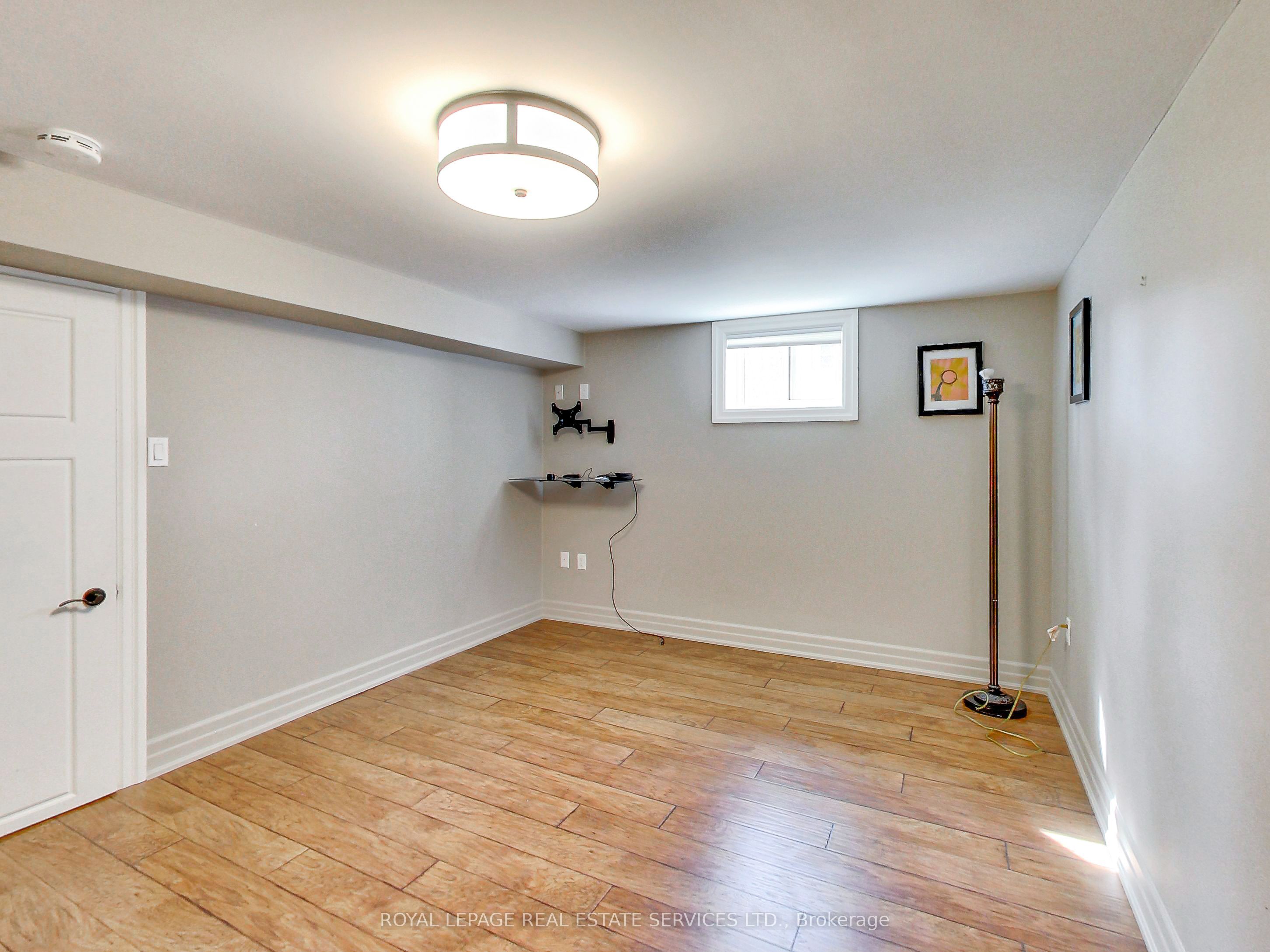 51 Norseman Street Lower Property Photo 14