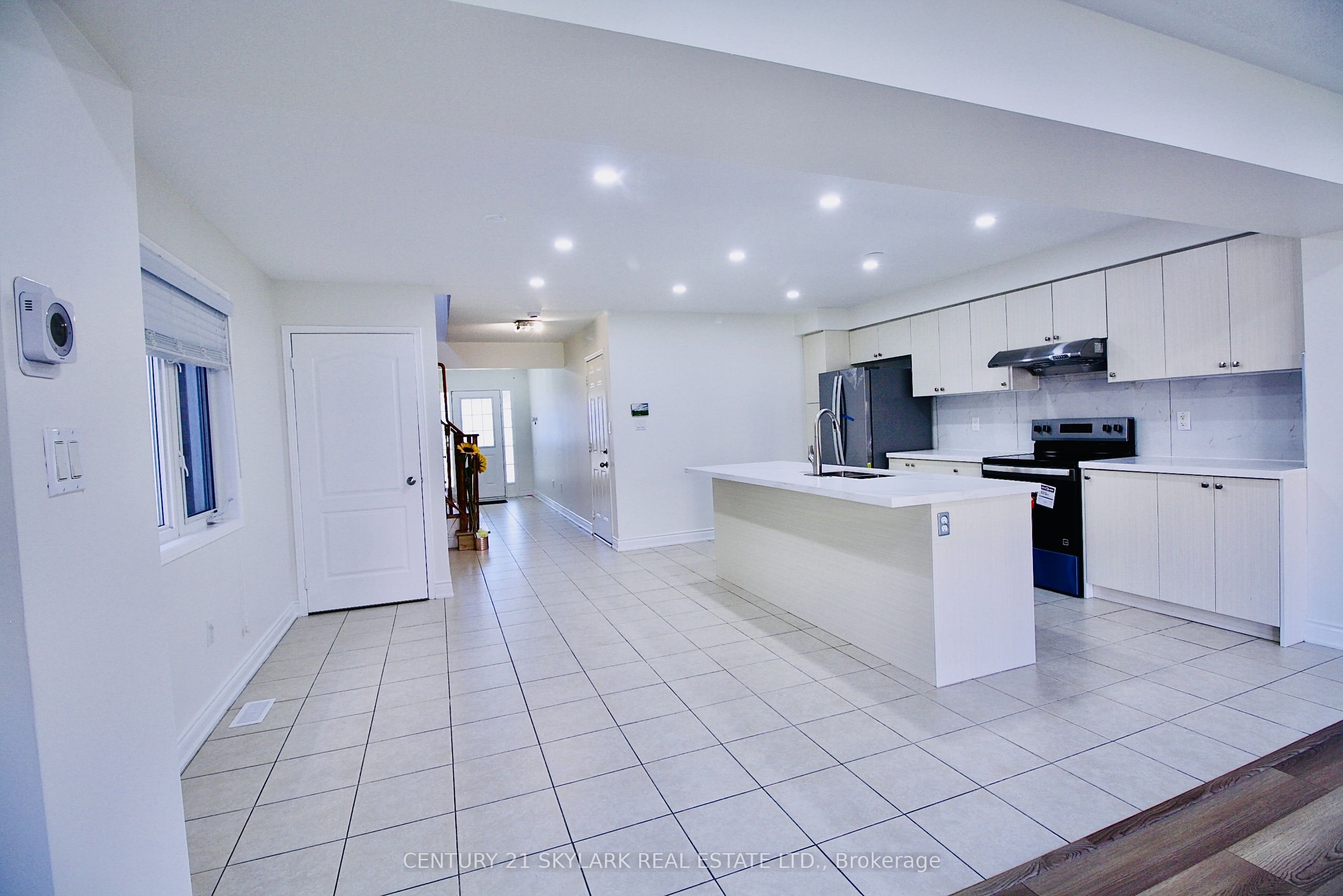 61 Lightcatcher Circle Property Photo 5