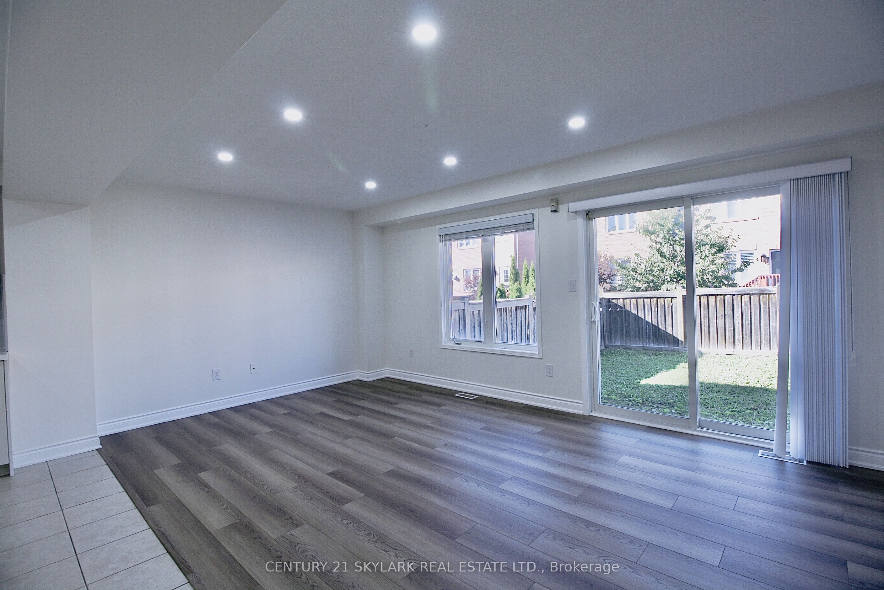 61 Lightcatcher Circle Property Photo 8