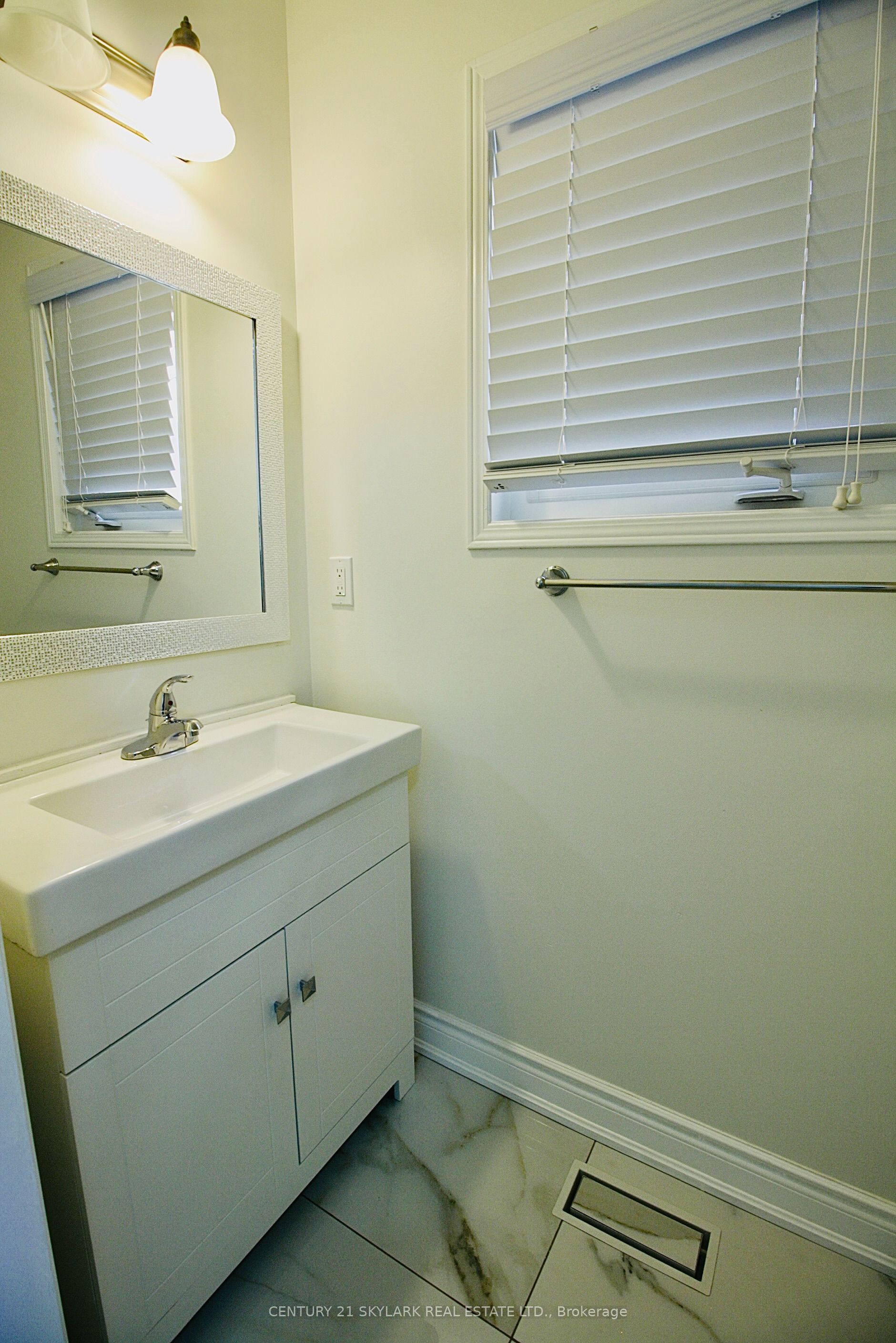 61 Lightcatcher Circle Property Photo 9