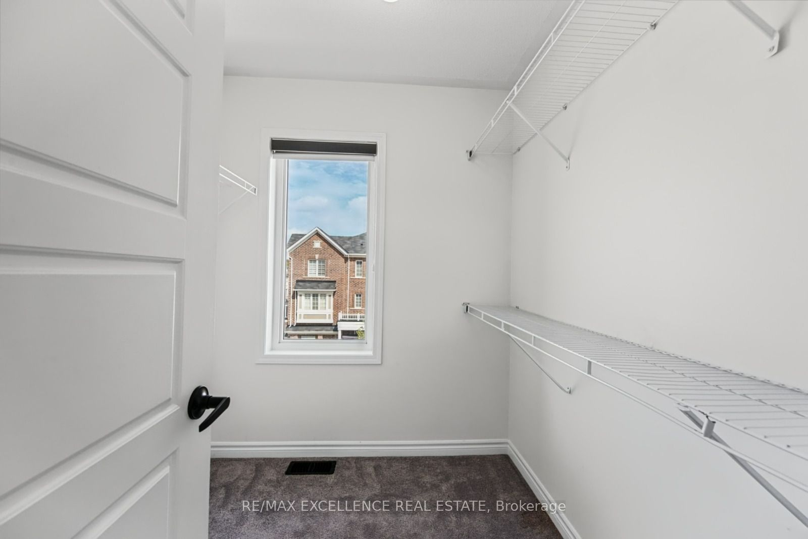 470 Remembrance Road Property Photo 16