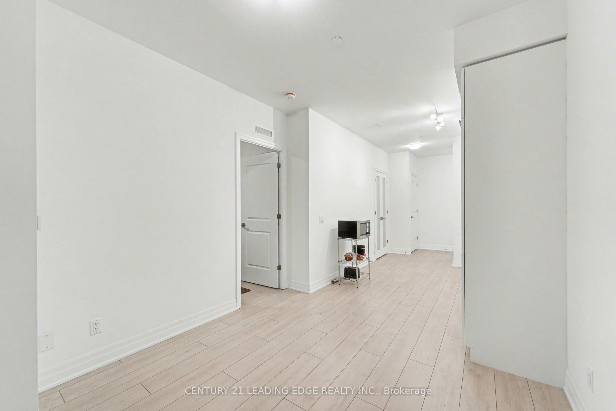 30 Elm Drive W 3006 Property Photo 11