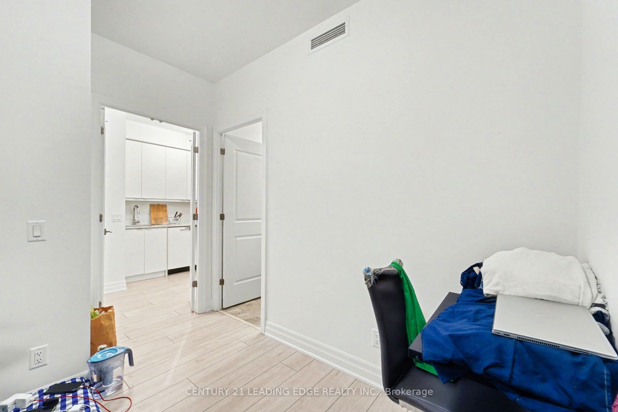 30 Elm Drive W 3006 Property Photo 19