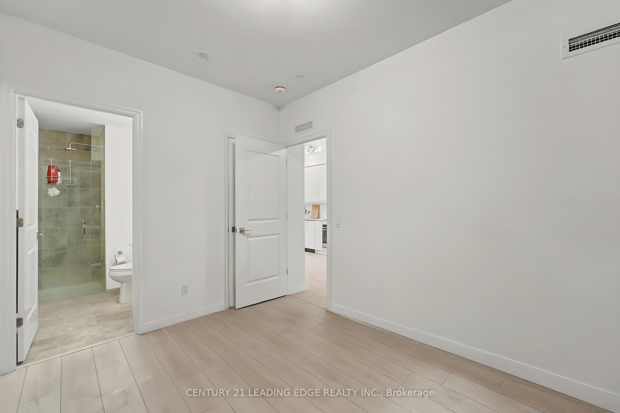 30 Elm Drive W 3006 Property Photo 23