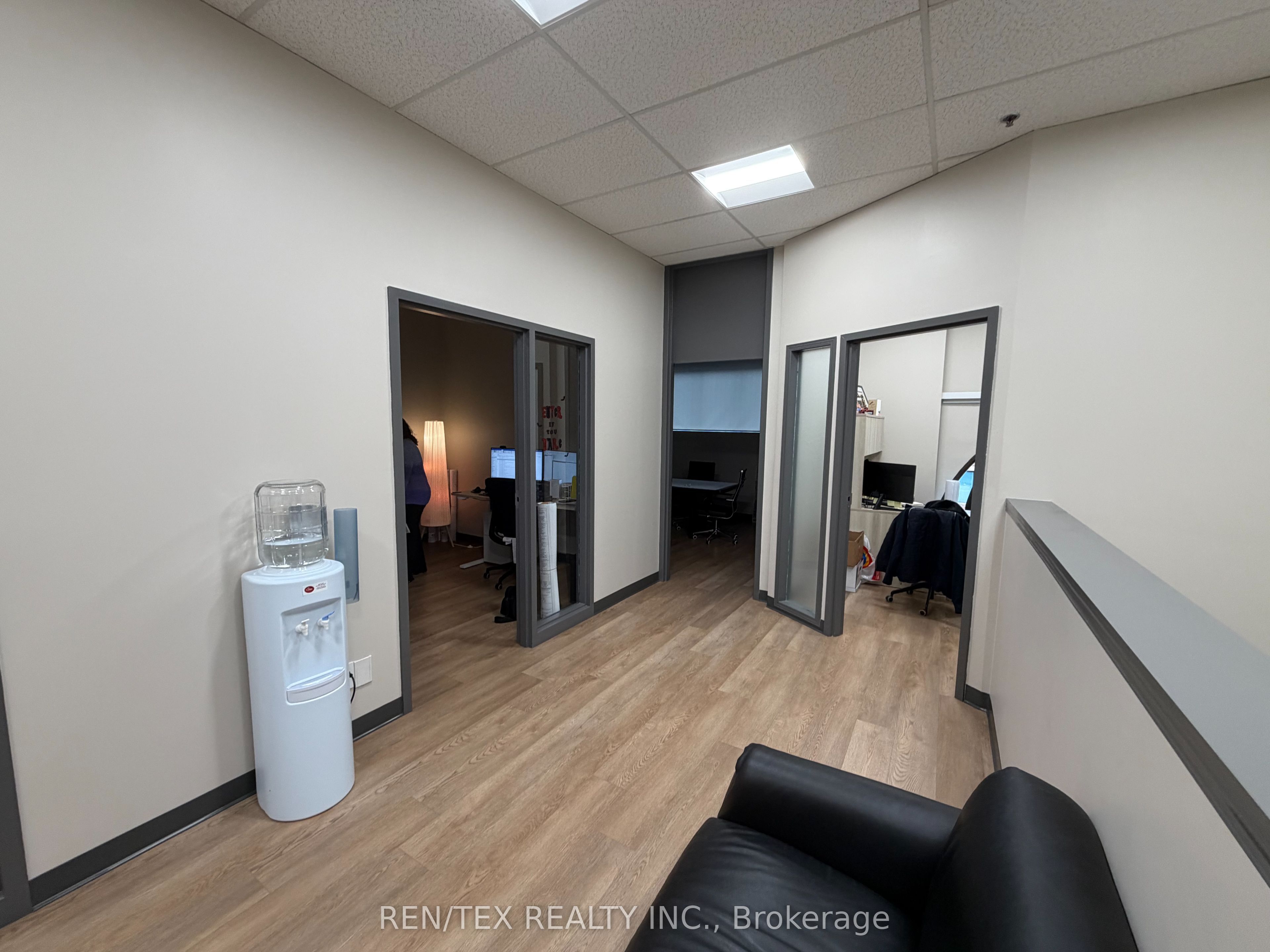 42 Steinway Boulevard 7 Property Photo 7