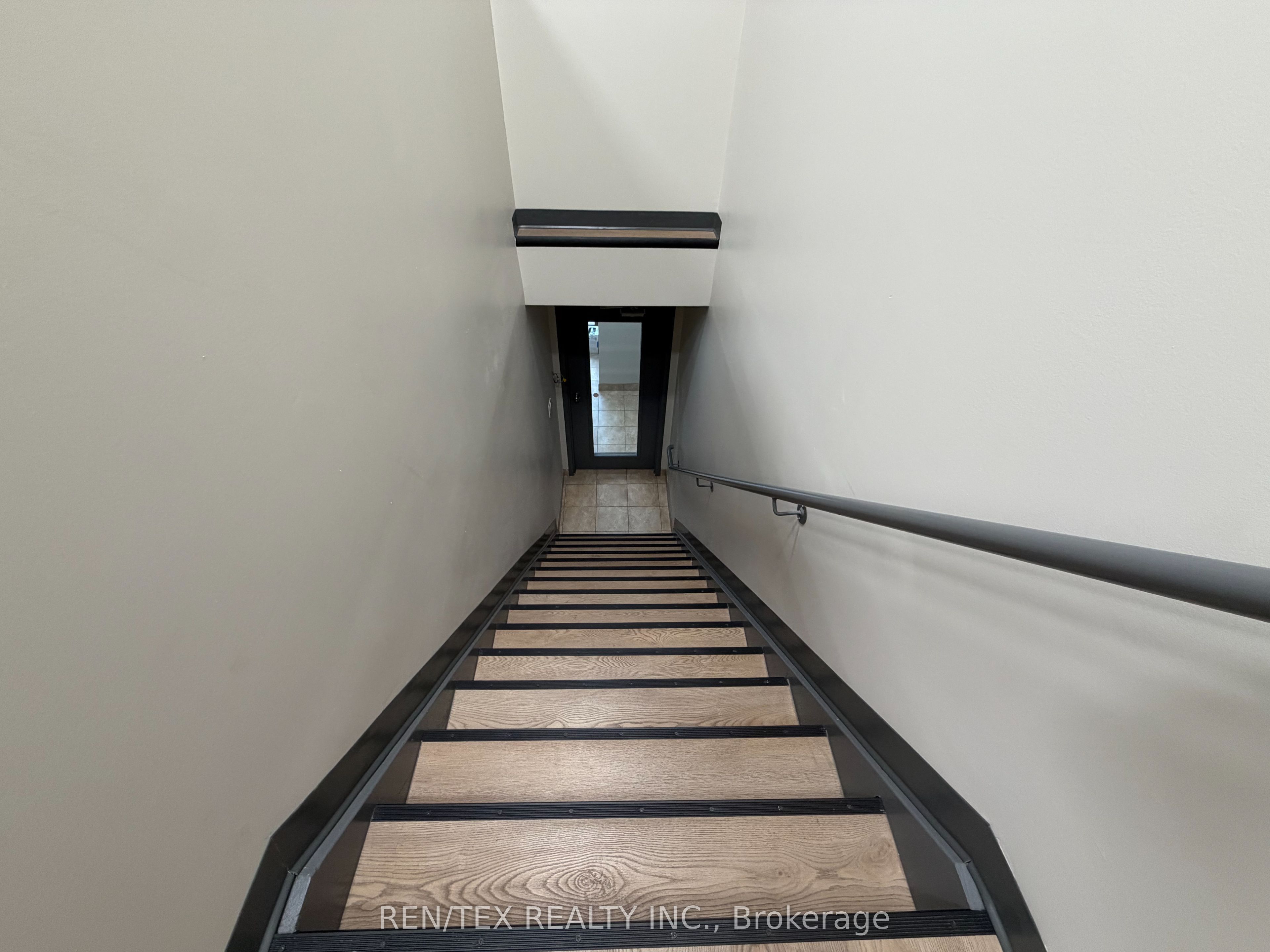 42 Steinway Boulevard 7 Property Photo 8