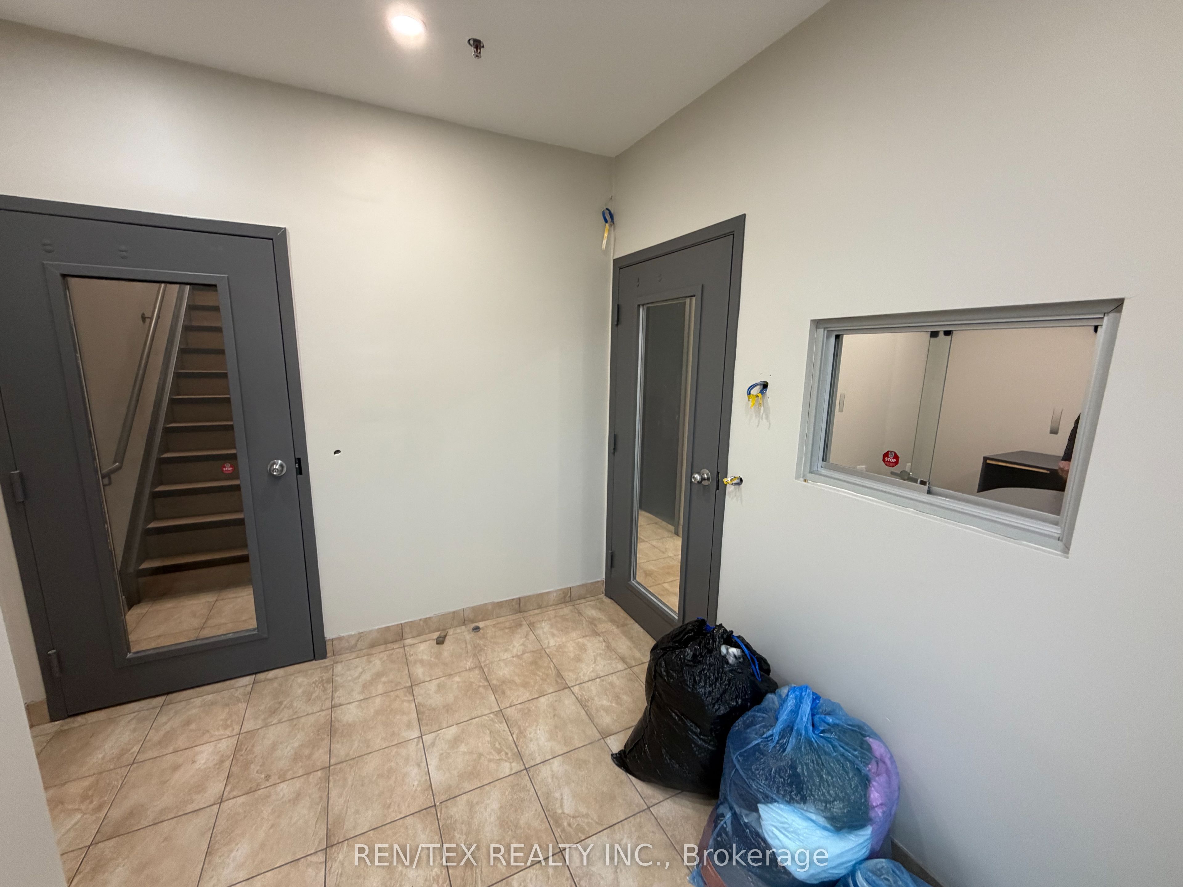 42 Steinway Boulevard 7 Property Photo 10