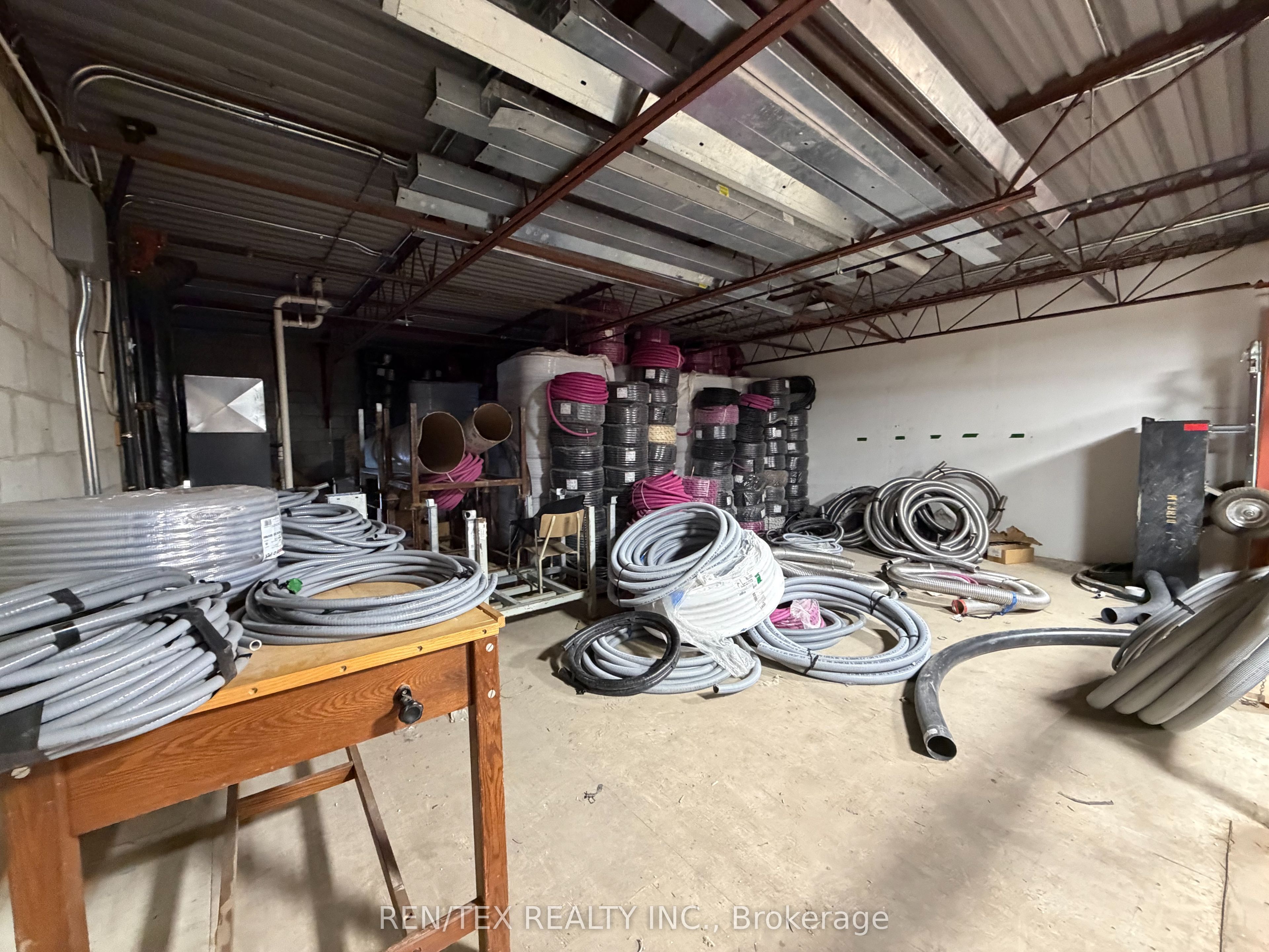 42 Steinway Boulevard 7 Property Photo 18