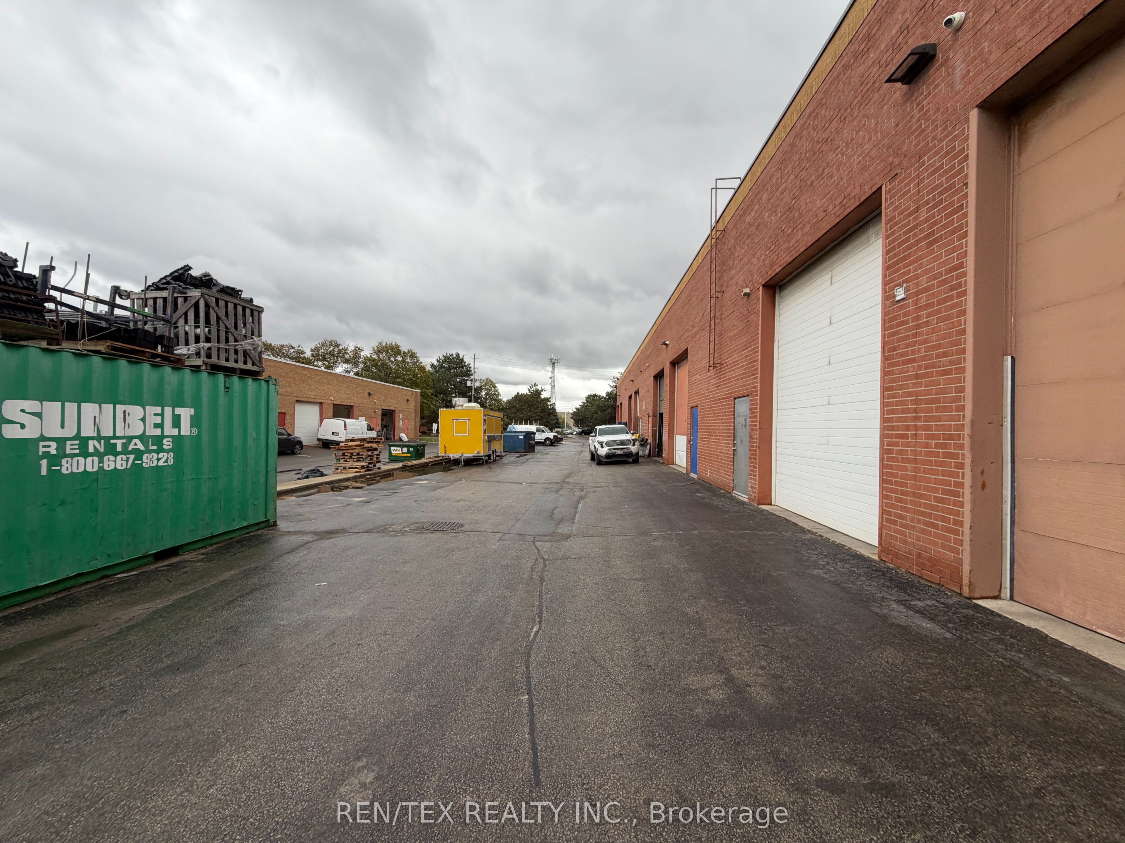 42 Steinway Boulevard 7 Property Photo 22