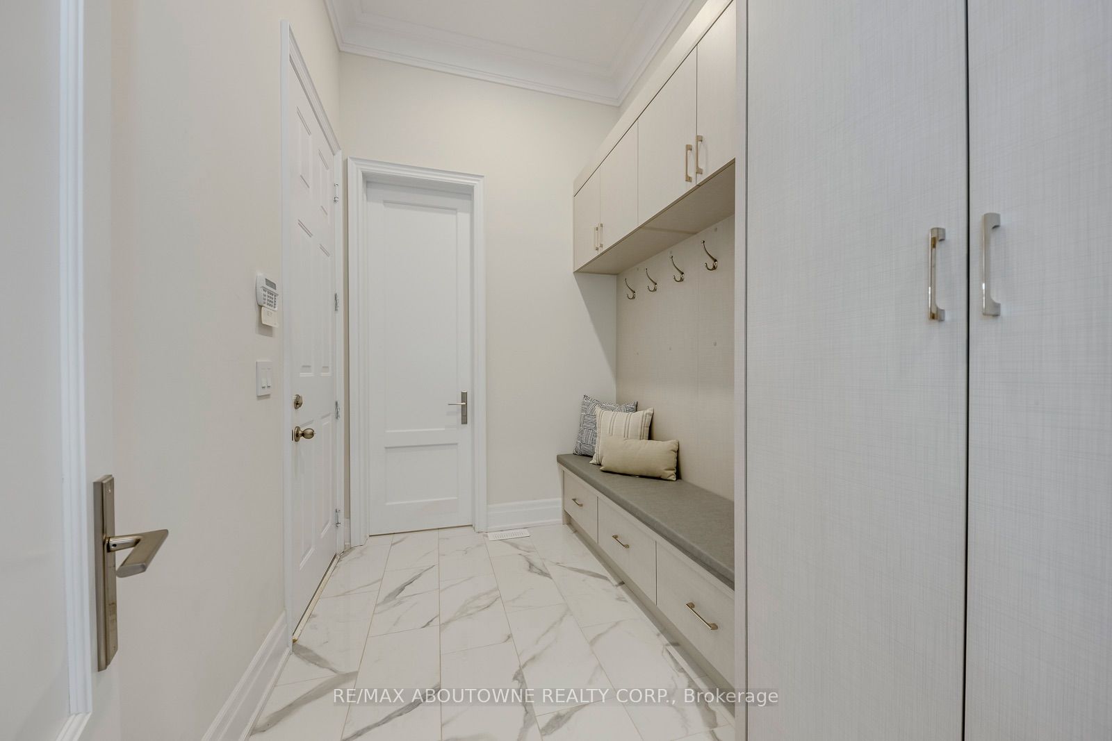 2359 Saw Whet Boulevard Property Photo 27