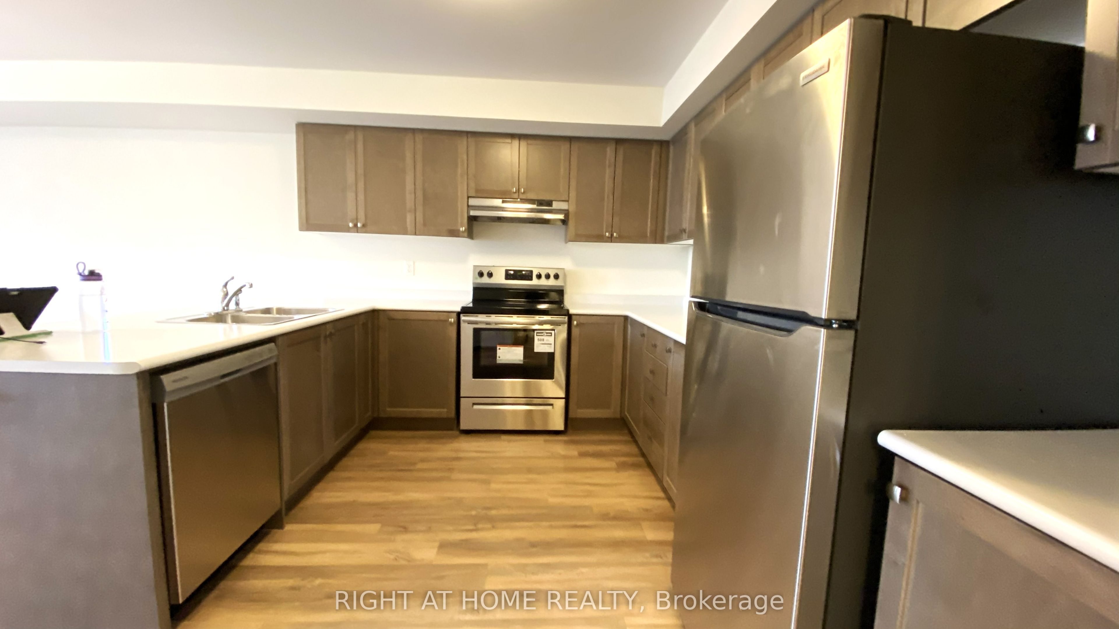 980 Alder Gate Property Photo 5
