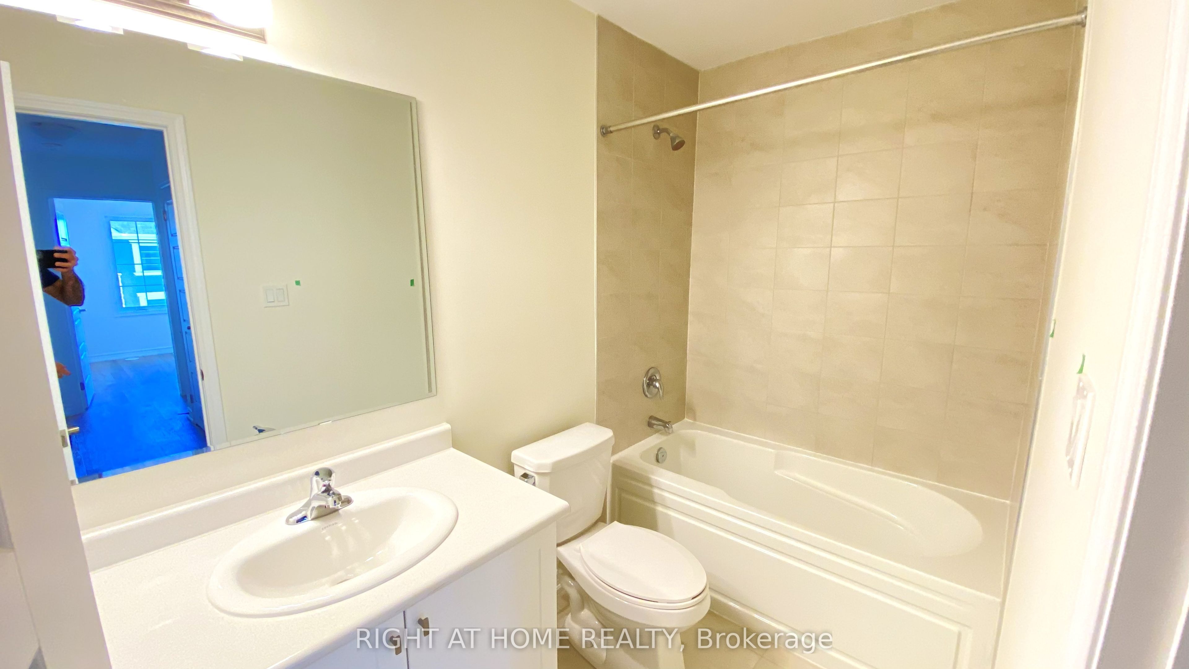 980 Alder Gate Property Photo 13
