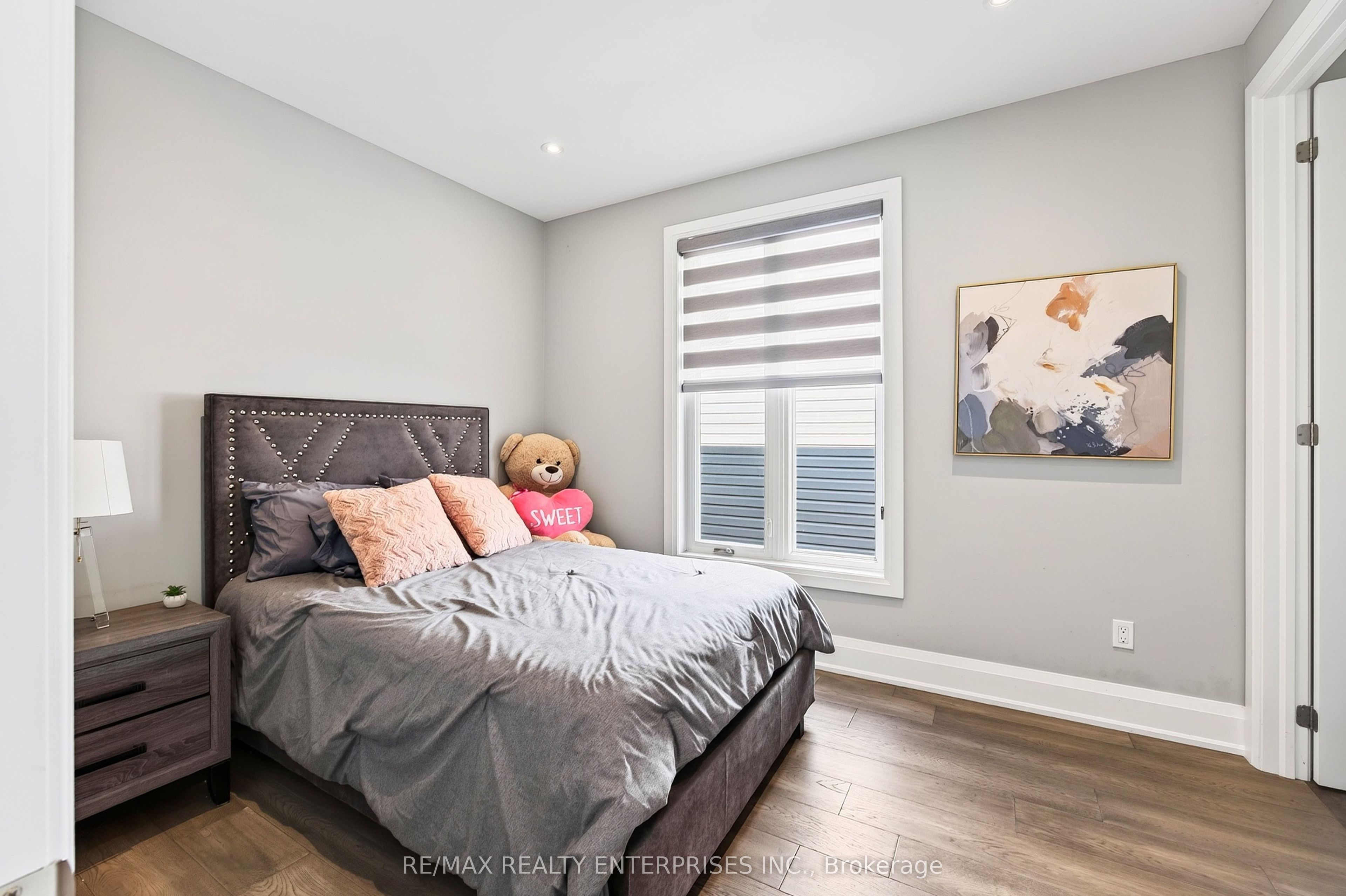 36b Pine Avenue N Property Photo 22
