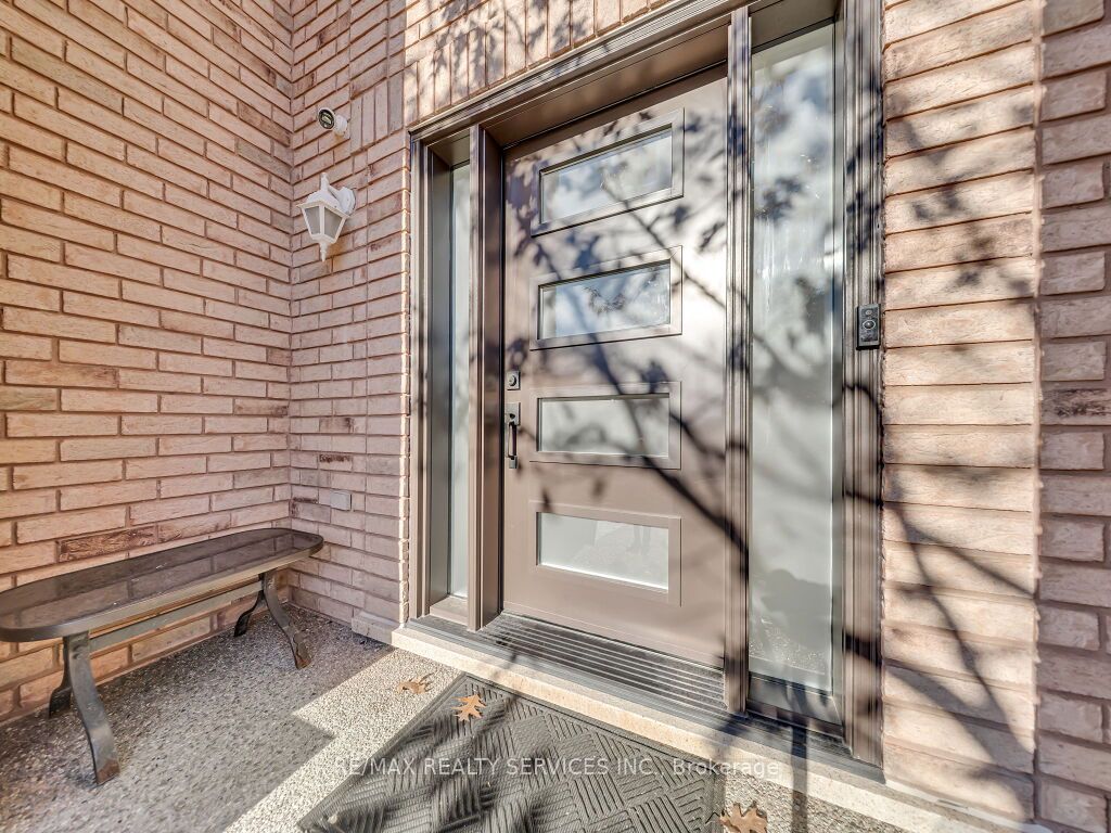 61 Sir Jacobs Crescent Property Photo 6