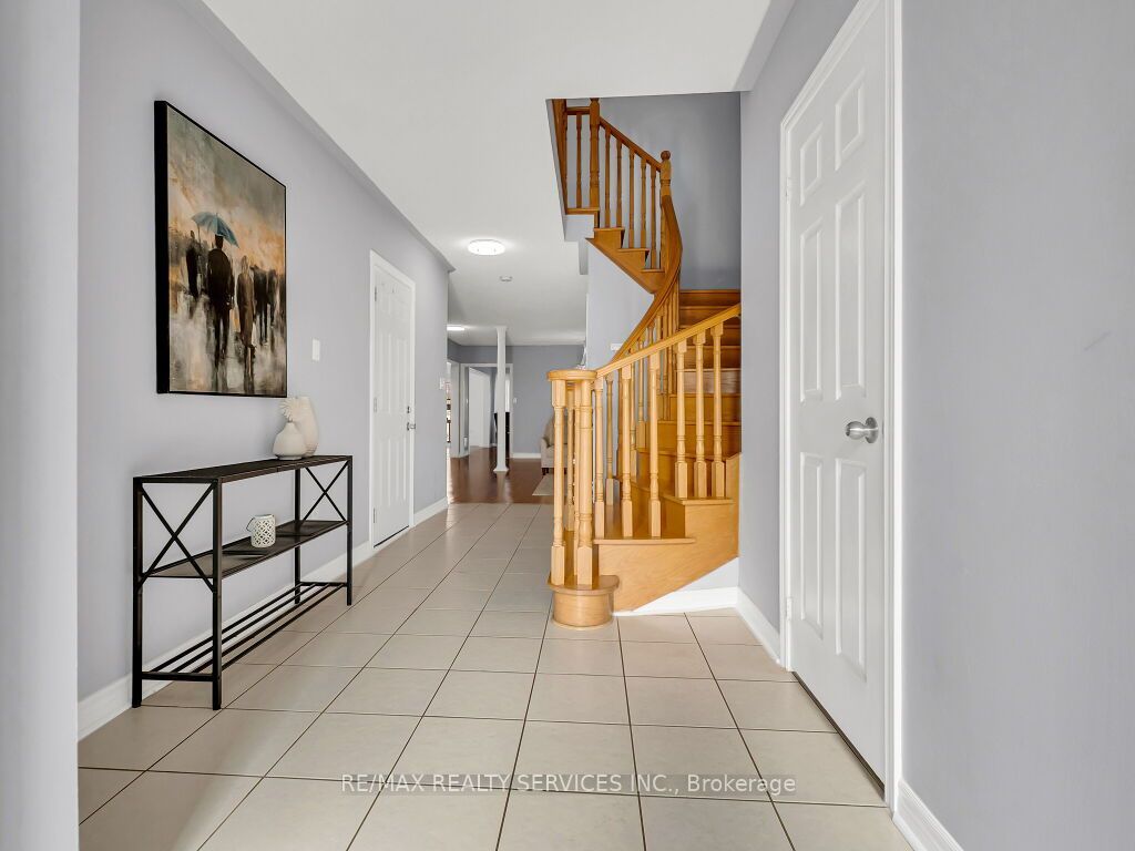 61 Sir Jacobs Crescent Property Photo 8