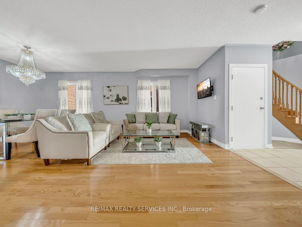 61 Sir Jacobs Crescent Property Photo 10