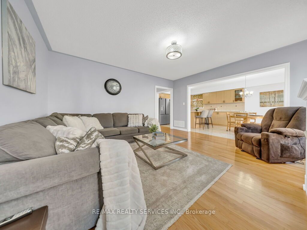 61 Sir Jacobs Crescent Property Photo 12