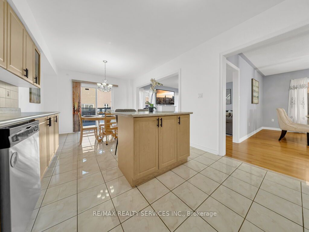 61 Sir Jacobs Crescent Property Photo 14