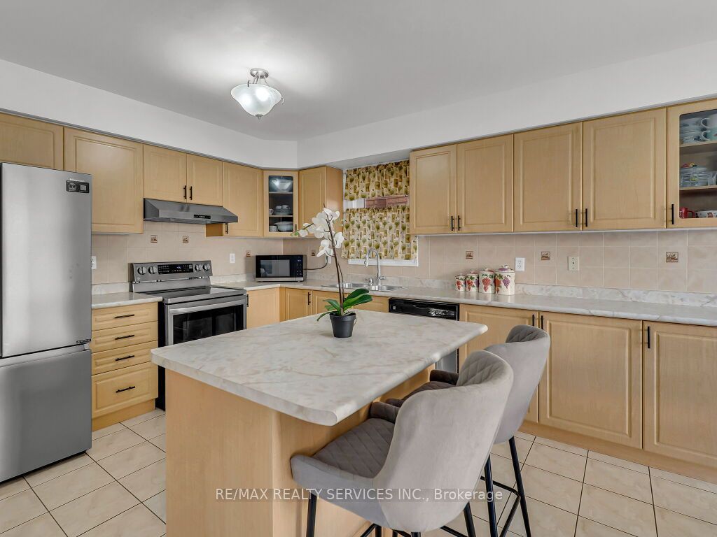 61 Sir Jacobs Crescent Property Photo 16