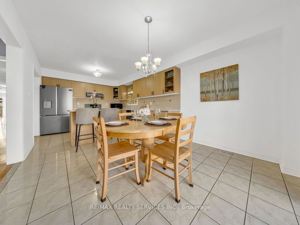 61 Sir Jacobs Crescent Property Photo 18