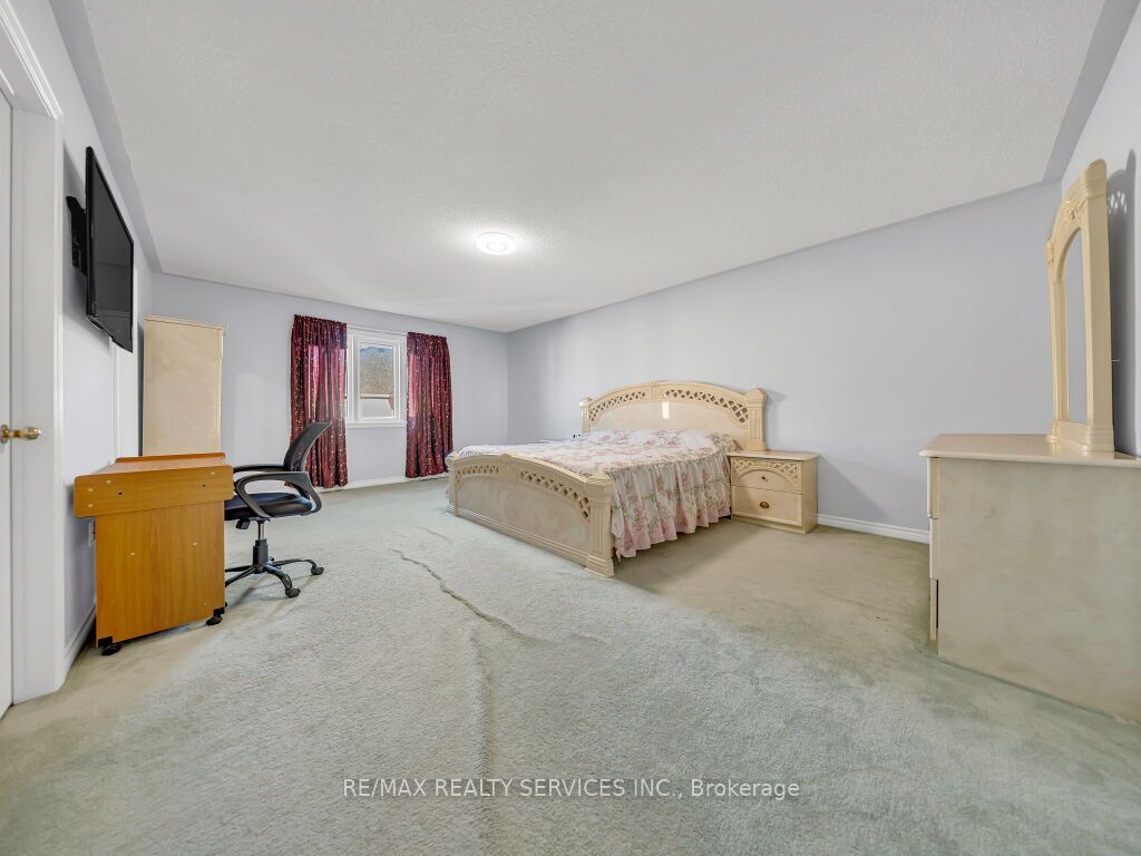 61 Sir Jacobs Crescent Property Photo 24