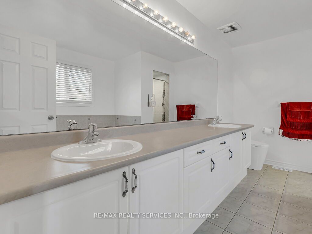 61 Sir Jacobs Crescent Property Photo 26