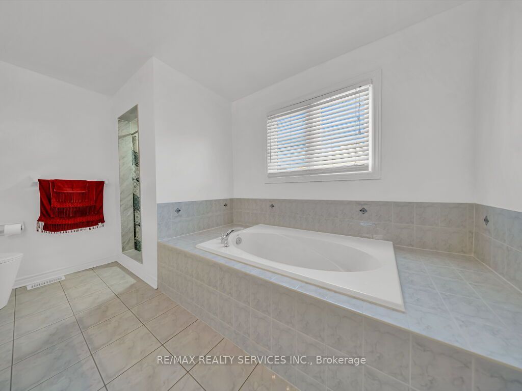 61 Sir Jacobs Crescent Property Photo 27