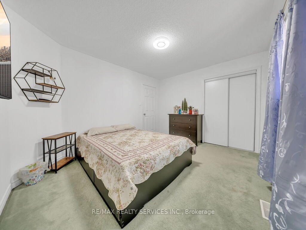61 Sir Jacobs Crescent Property Photo 31