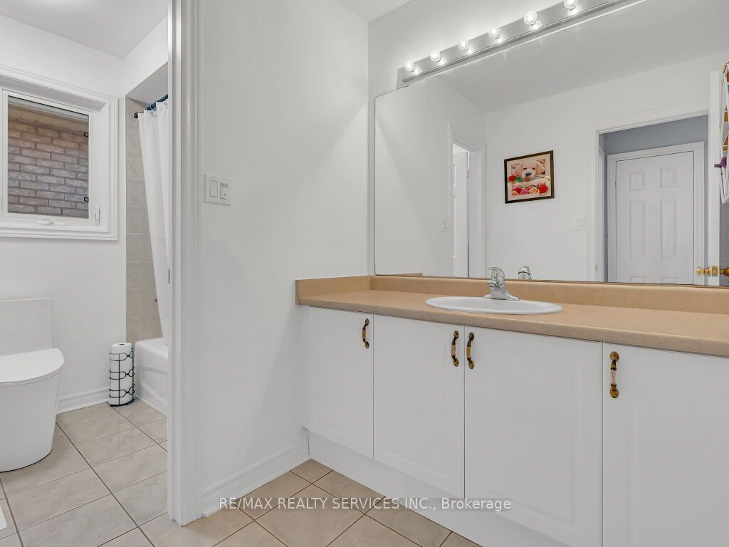 61 Sir Jacobs Crescent Property Photo 34