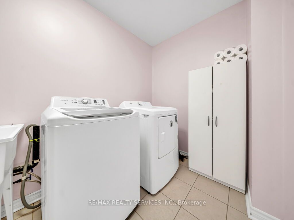 61 Sir Jacobs Crescent Property Photo 35