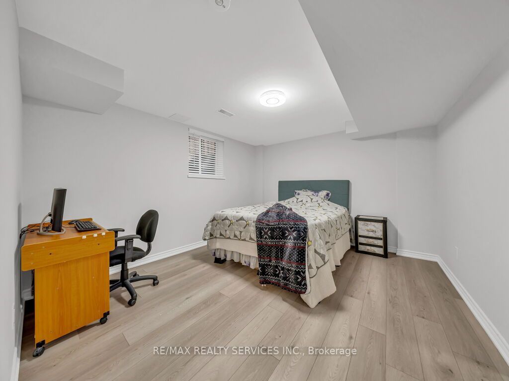 61 Sir Jacobs Crescent Property Photo 41