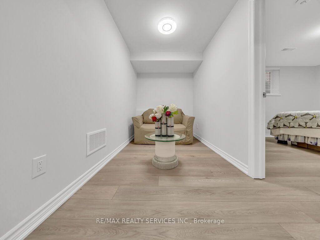 61 Sir Jacobs Crescent Property Photo 44