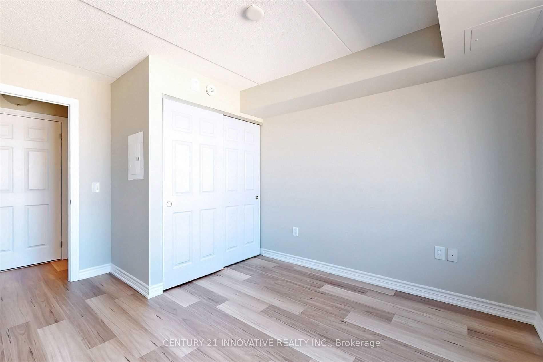 716 Main Street E 603 Property Photo 6