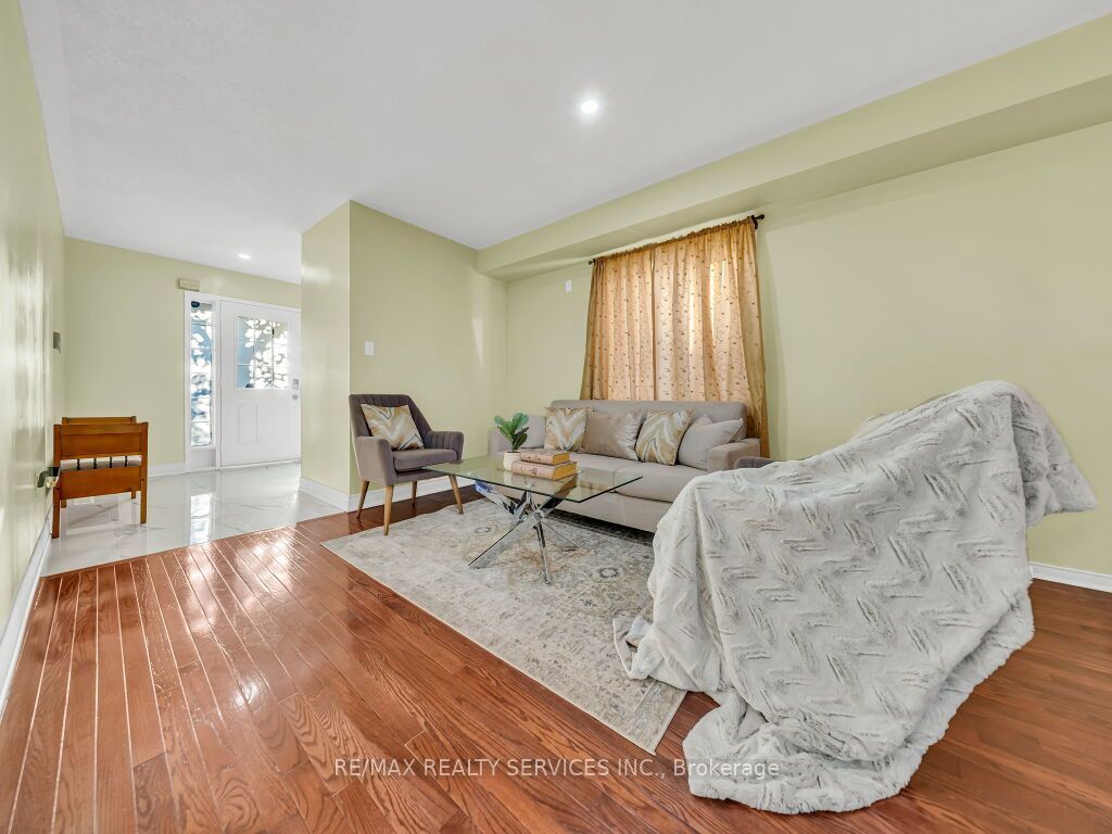 355 Edenbrook Hill Drive Property Photo 8
