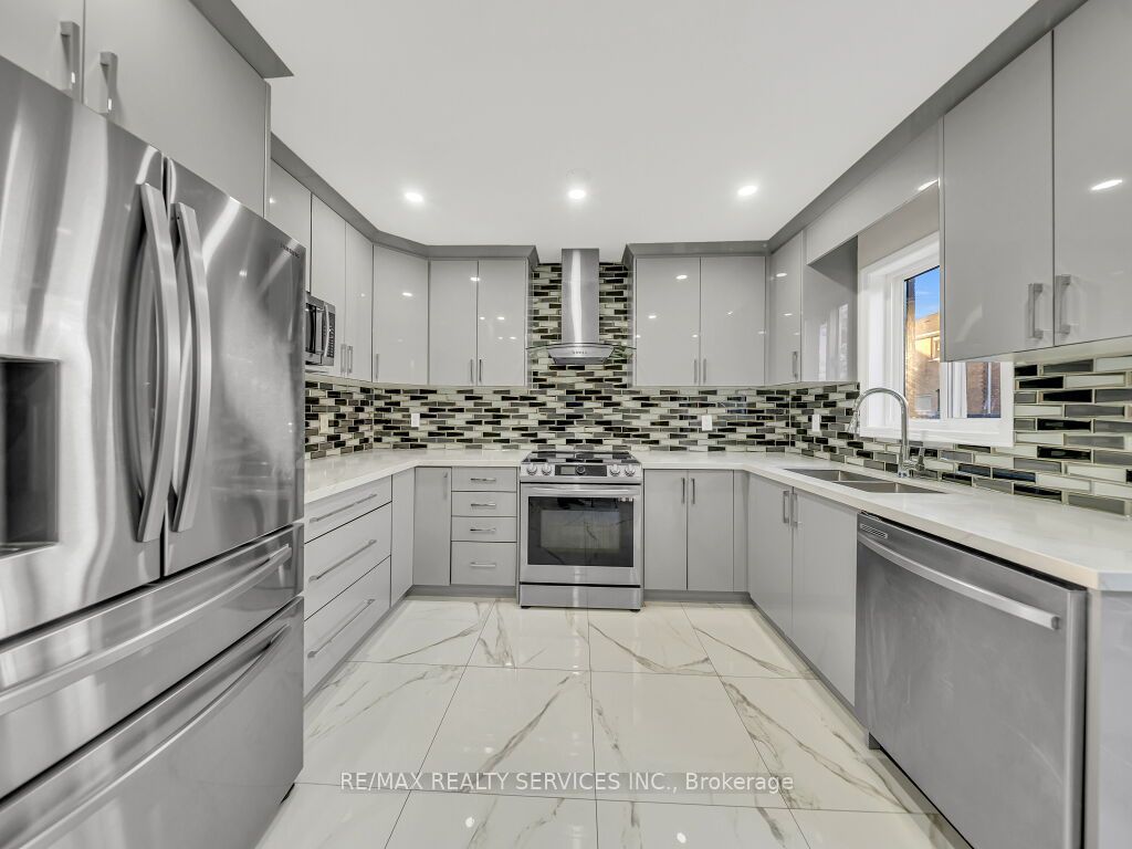 355 Edenbrook Hill Drive Property Photo 15