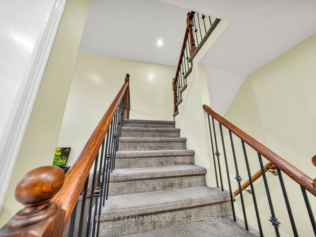 355 Edenbrook Hill Drive Property Photo 21
