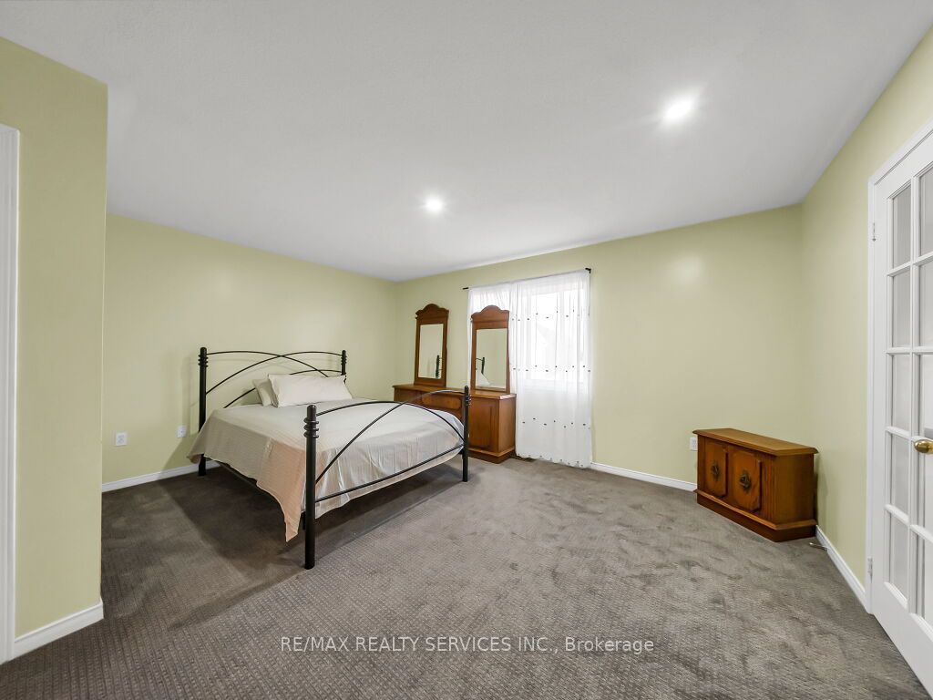355 Edenbrook Hill Drive Property Photo 23