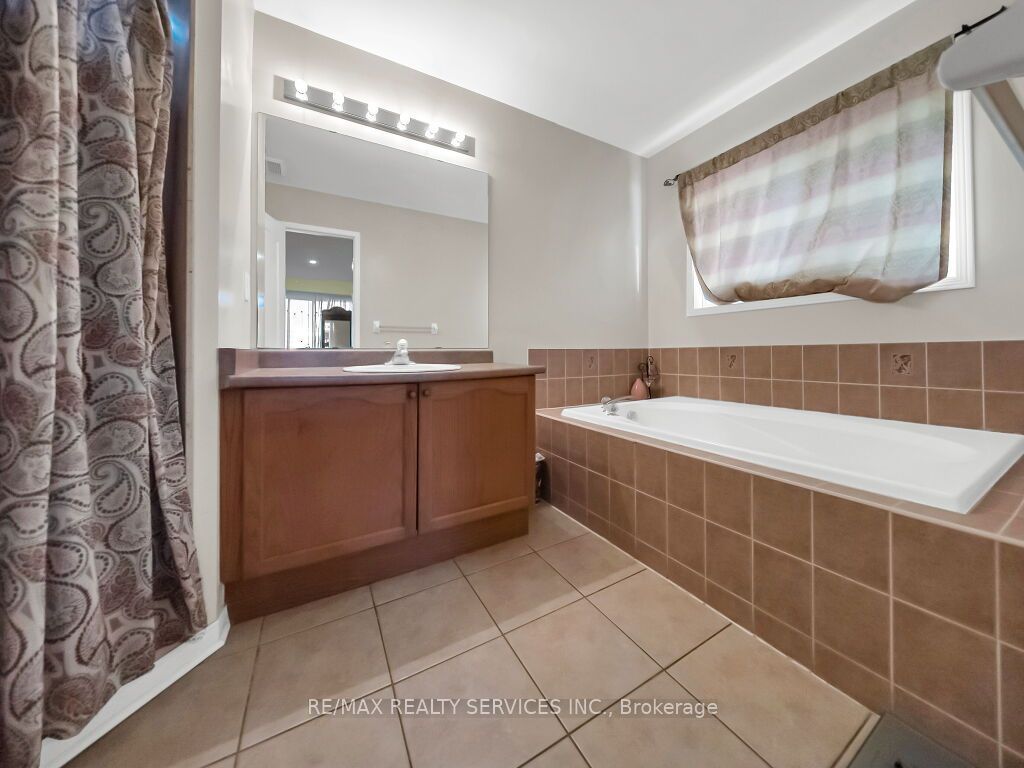 355 Edenbrook Hill Drive Property Photo 25