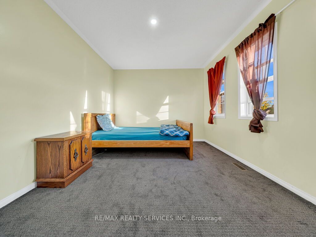 355 Edenbrook Hill Drive Property Photo 28