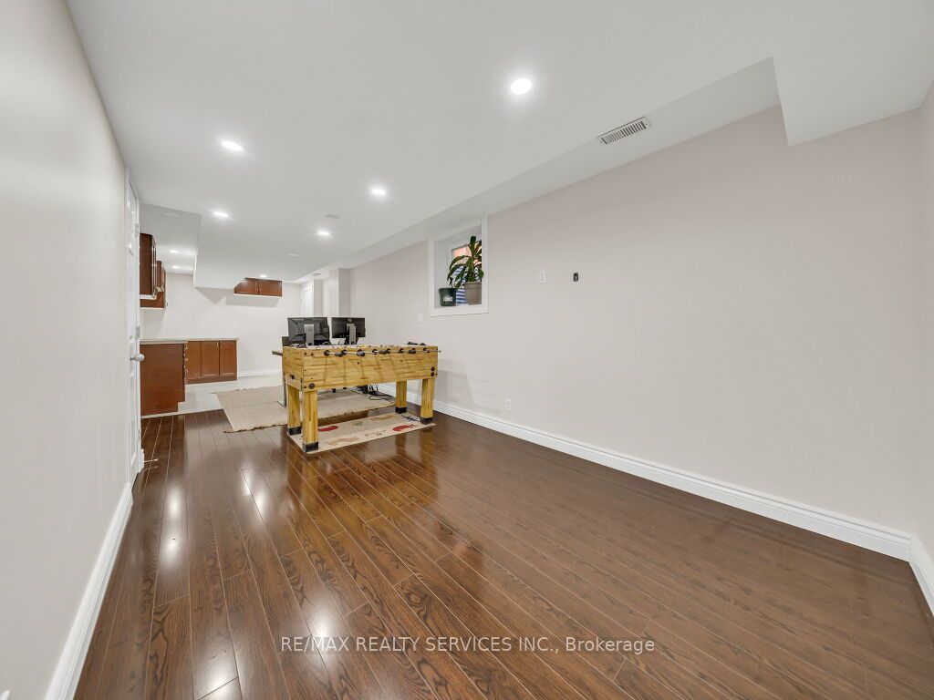 355 Edenbrook Hill Drive Property Photo 33