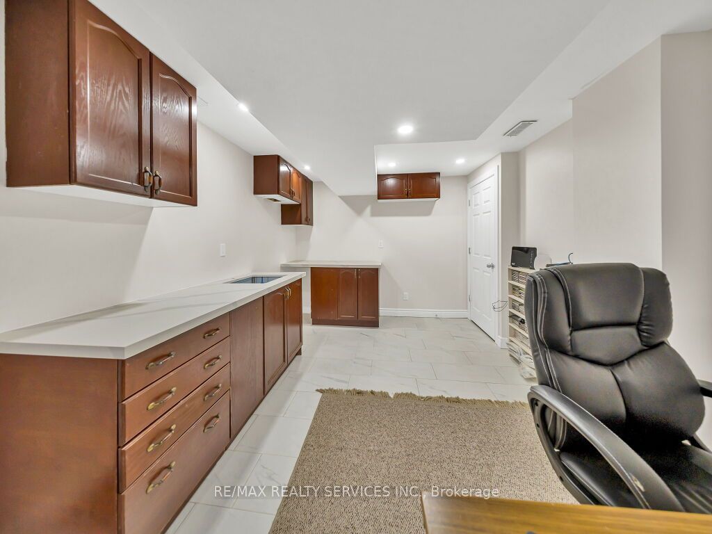 355 Edenbrook Hill Drive Property Photo 35