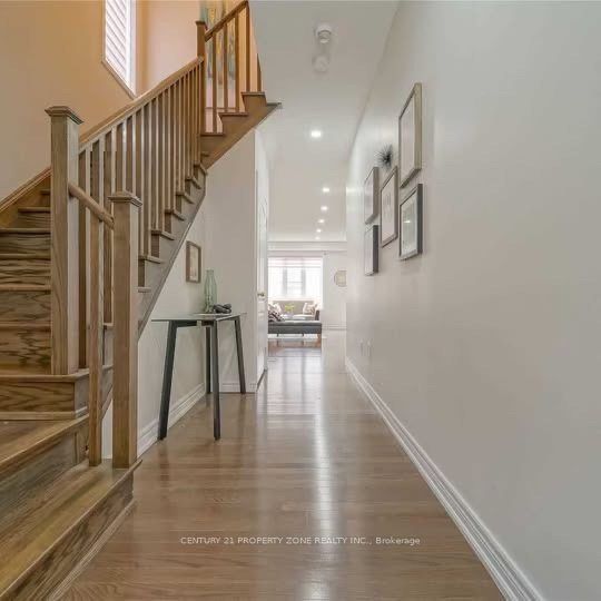 17 Angelfish Road Upper Property Photo 3